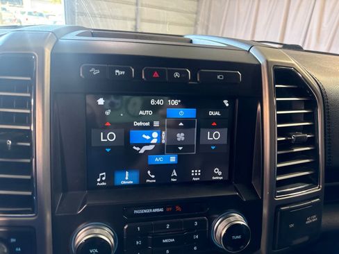 Used 2017 Ford F150 Platinum w/ Equipment Group 701A Luxury AWD/4WD image 29