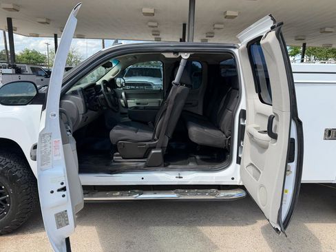 Used 2013 Chevrolet Silverado 2500 W/T image 37