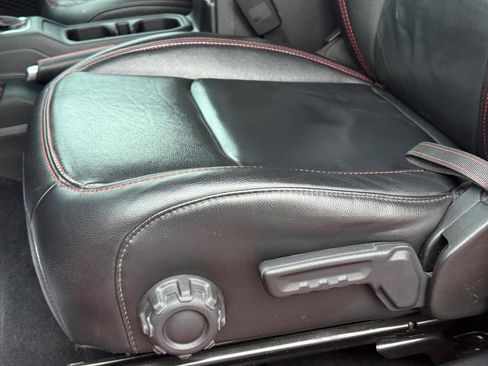 Used 2019 Jeep Wrangler Unlimited Rubicon w/ Uconnect 4C Nav & Sound Group image 26