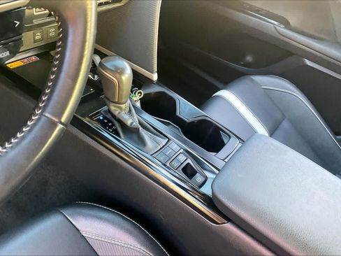 Used 2025 Toyota Camry SE FWD image 16