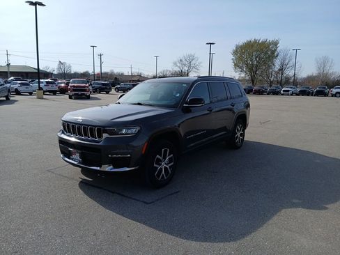 Used 2024 Jeep Grand Cherokee L Limited w/ Luxury Tech Group II image 3