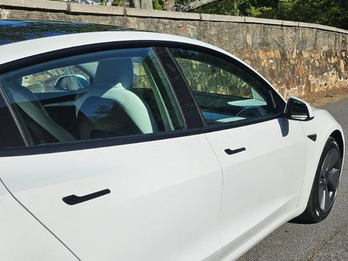 Used 2023 Tesla Model 3 Standard Range image 20