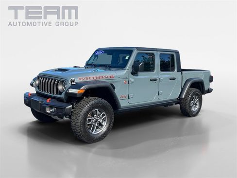 Used 2024 Jeep Gladiator Mojave w/ Convenience Group image 3