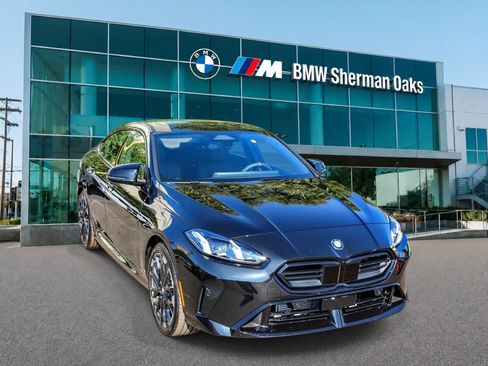 Used 2026 BMW M235i xDrive w/ Premium Package AWD/4WD image 3