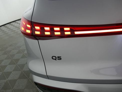 Certified 2025 Audi Q5 Premium AWD/4WD image 30