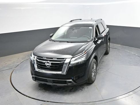 Used 2025 Nissan Pathfinder SV AWD/4WD image 38