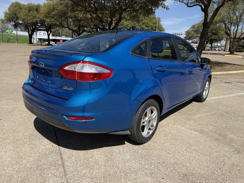 Used 2017 Ford Fiesta SE image 5