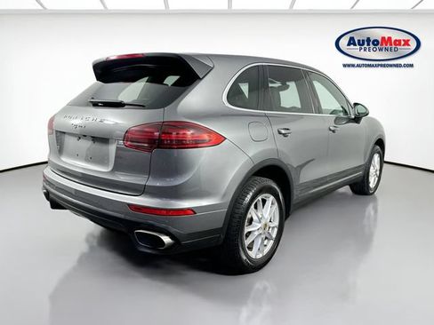 Used 2016 Porsche Cayenne AWD/4WD image 2