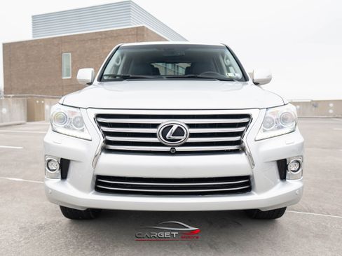 Used 2014 Lexus LX 570 4WD image 2