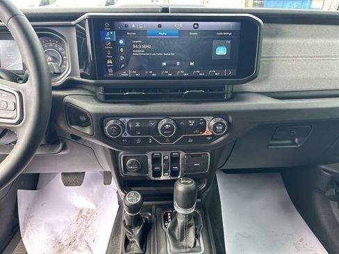 Used 2024 Jeep Wrangler Unlimited Sport AWD/4WD image 14