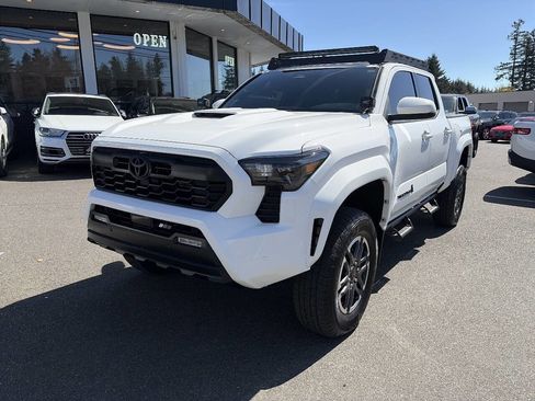 Used 2024 Toyota Tacoma TRD Sport w/ TRD Sport Upgrade Package image 1