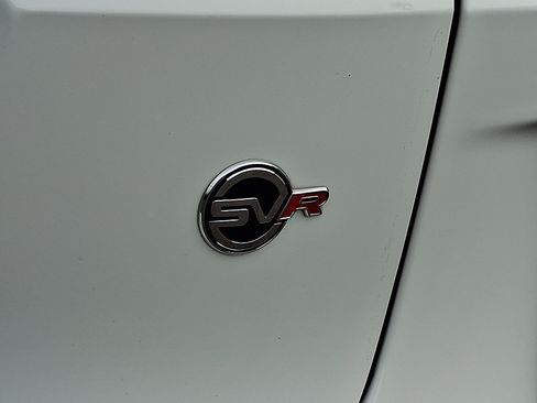 Used 2022 Jaguar F-PACE SVR image 31