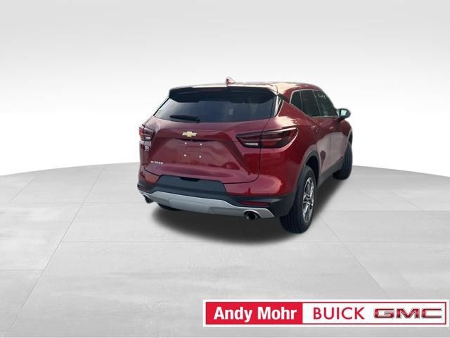 Used 2025 Chevrolet Blazer LT FWD image 13