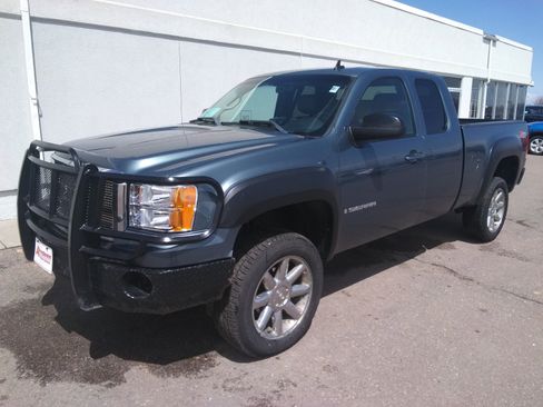 Used 2007 GMC Sierra 1500 SLT w/ SLE/SLT Trailering Package AWD/4WD image 2