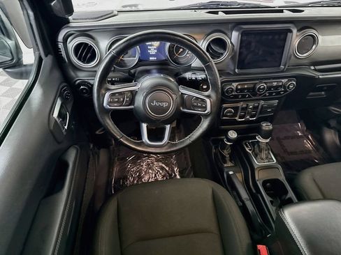 Used 2020 Jeep Wrangler Unlimited Sahara AWD/4WD image 3