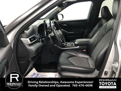 Used 2023 Toyota Highlander XSE AWD/4WD image 11