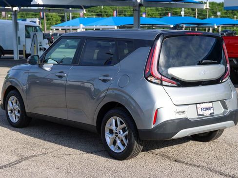 Used 2023 Kia Soul LX w/ Option Group 015 FWD image 9