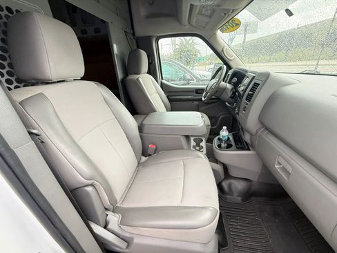 Used 2018 Nissan NV 2500 SV RWD image 9