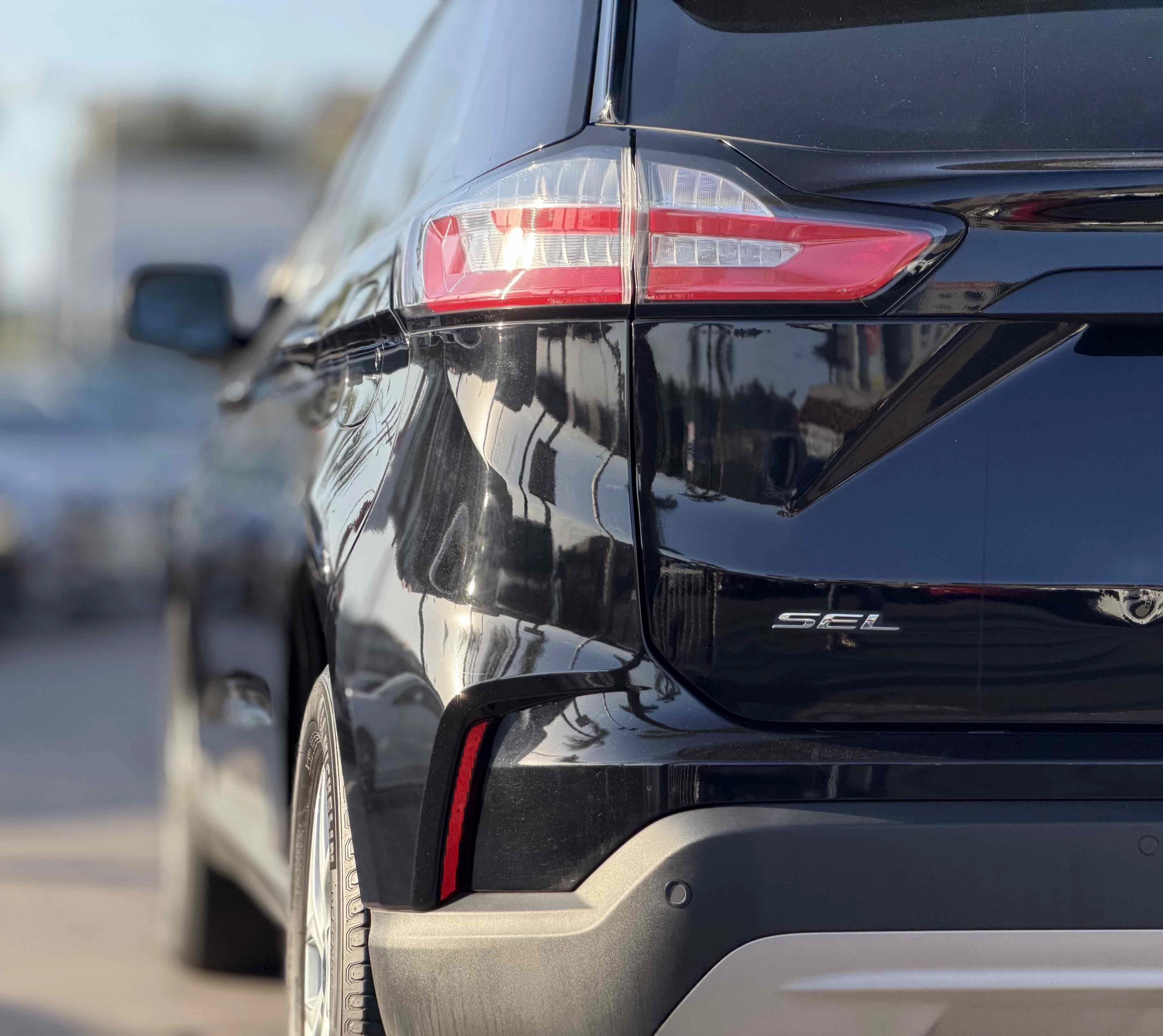 Used 2021 Ford Edge SEL w/ Cargo Accessory Package AWD/4WD image 8