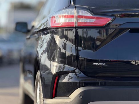 Used 2021 Ford Edge SEL w/ Cargo Accessory Package AWD/4WD image 8