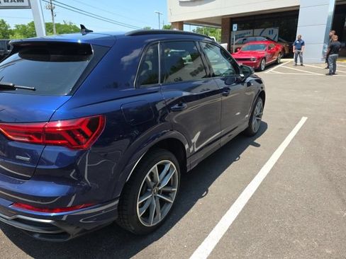 Used 2022 Audi Q3 2.0T Premium w/ Black Optic Sport Package AWD/4WD image 7