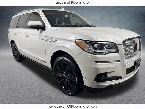 Used 2023 Lincoln Navigator Reserve AWD/4WD image 8