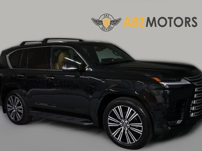 Used 2025 Lexus LX 600 4WD w/ Luxury Package