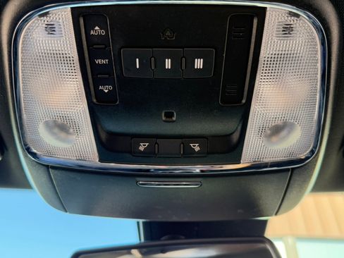 Used 2020 Dodge Charger R/T w/ Plus Group image 31