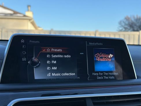 Used 2017 BMW 750i xDrive image 35