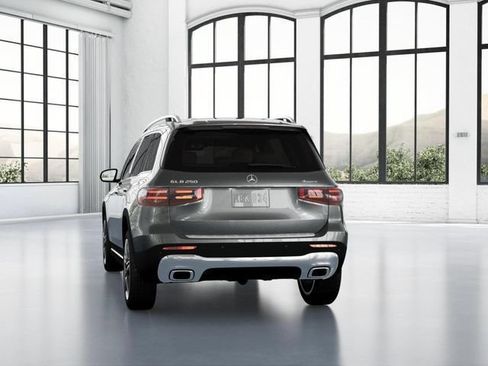 Used 2026 Mercedes-Benz GLB 250 4MATIC image 26