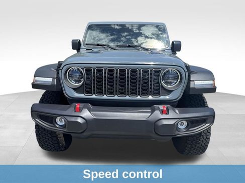 Used 2025 Jeep Wrangler Unlimited Rubicon AWD/4WD image 12