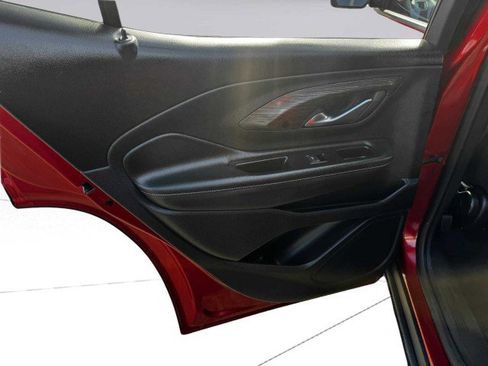 Used 2024 GMC Terrain SLE image 38