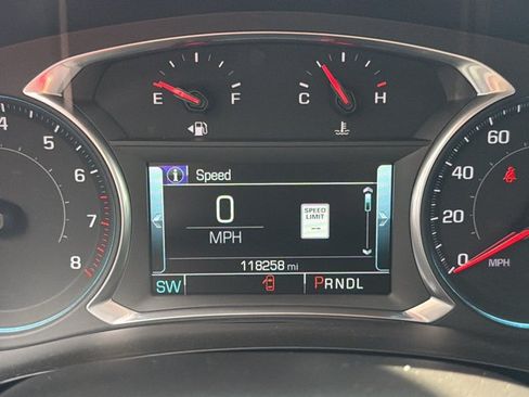 Used 2018 Chevrolet Traverse Premier AWD/4WD image 18