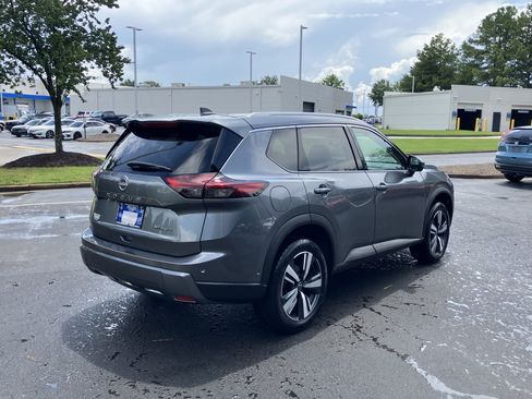 Used 2026 Nissan Rogue SL AWD/4WD image 10