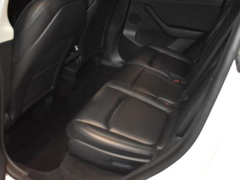 Used 2021 Tesla Model Y Long Range AWD/4WD image 13