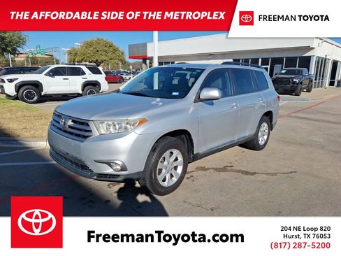 Used 2011 Toyota Highlander 2WD image 1