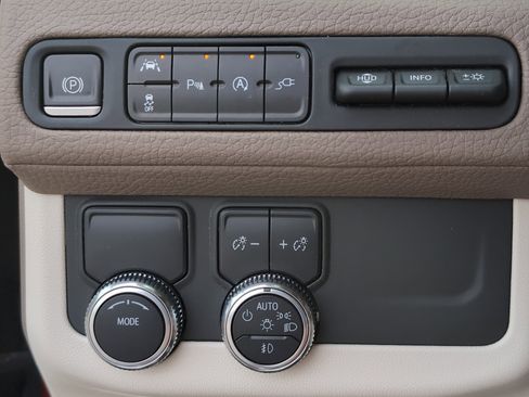 Used 2021 GMC Yukon Denali image 23