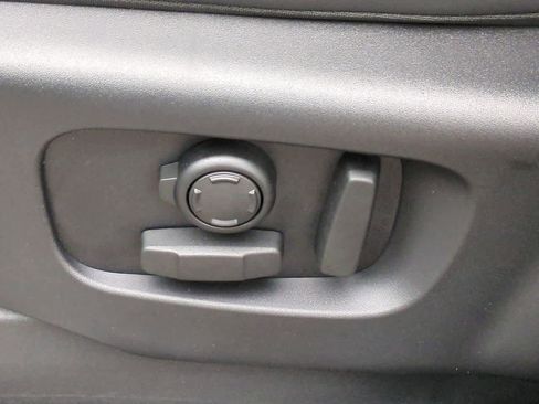 New 2026 Land Rover Discovery Limited Edition image 17