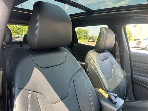 Used 2024 Jeep Compass Limited w/ High Altitude Package AWD/4WD image 32