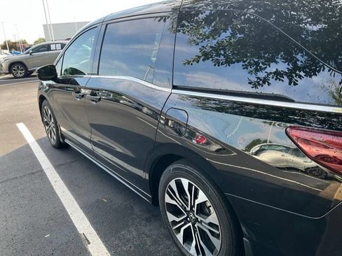 Used 2025 Honda Odyssey Elite image 9