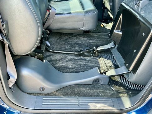 Used 2002 Chevrolet Avalanche 4x4 w/ Off-Road Suspension Pkg image 27