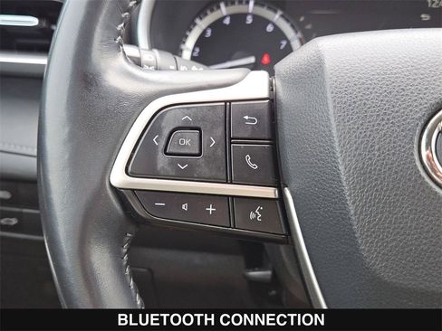 Used 2022 Toyota Highlander XLE image 23