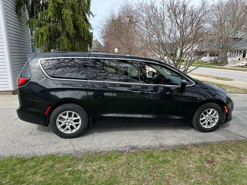 Used 2017 Chrysler Pacifica Touring Plus w/ Security Group image 7