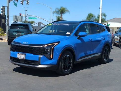 Certified 2026 Kia Sportage EX w/ EX Panorama Roof Package FWD image 7