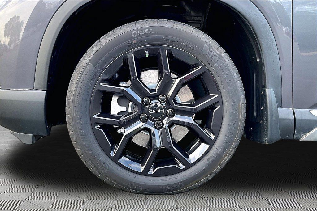 Used 2025 Honda Pilot Elite image 24