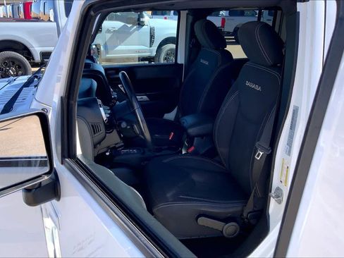 Used 2018 Jeep Wrangler Unlimited Sahara image 7
