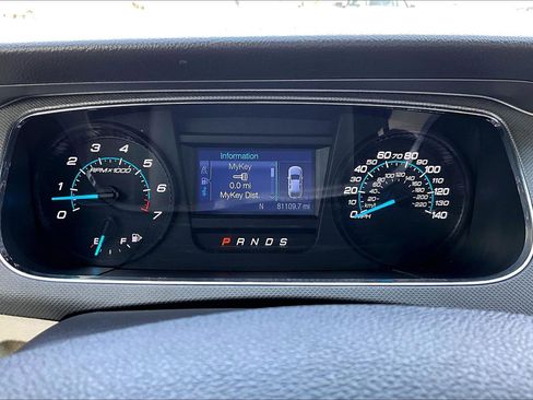Used 2015 Ford Taurus SE image 20