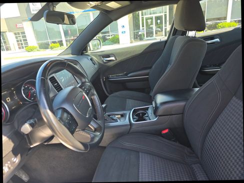 Used 2023 Dodge Charger SXT RWD image 10