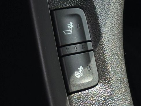 Used 2018 GMC Acadia SLE AWD/4WD image 17