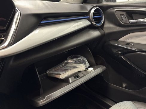 Used 2025 Chevrolet Trax LT w/ Driver Confidence Package image 16